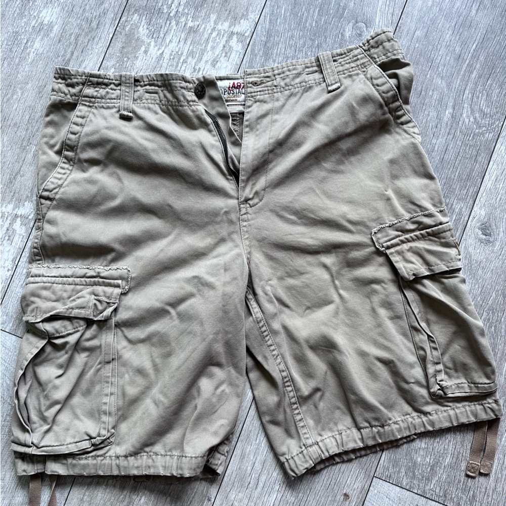 Like brand new - Aeropostal cargo shorts